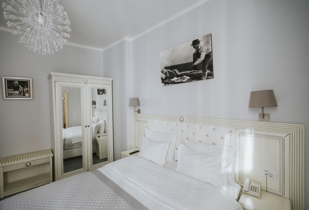 Vila Cornelia Bucharest Luaran gambar