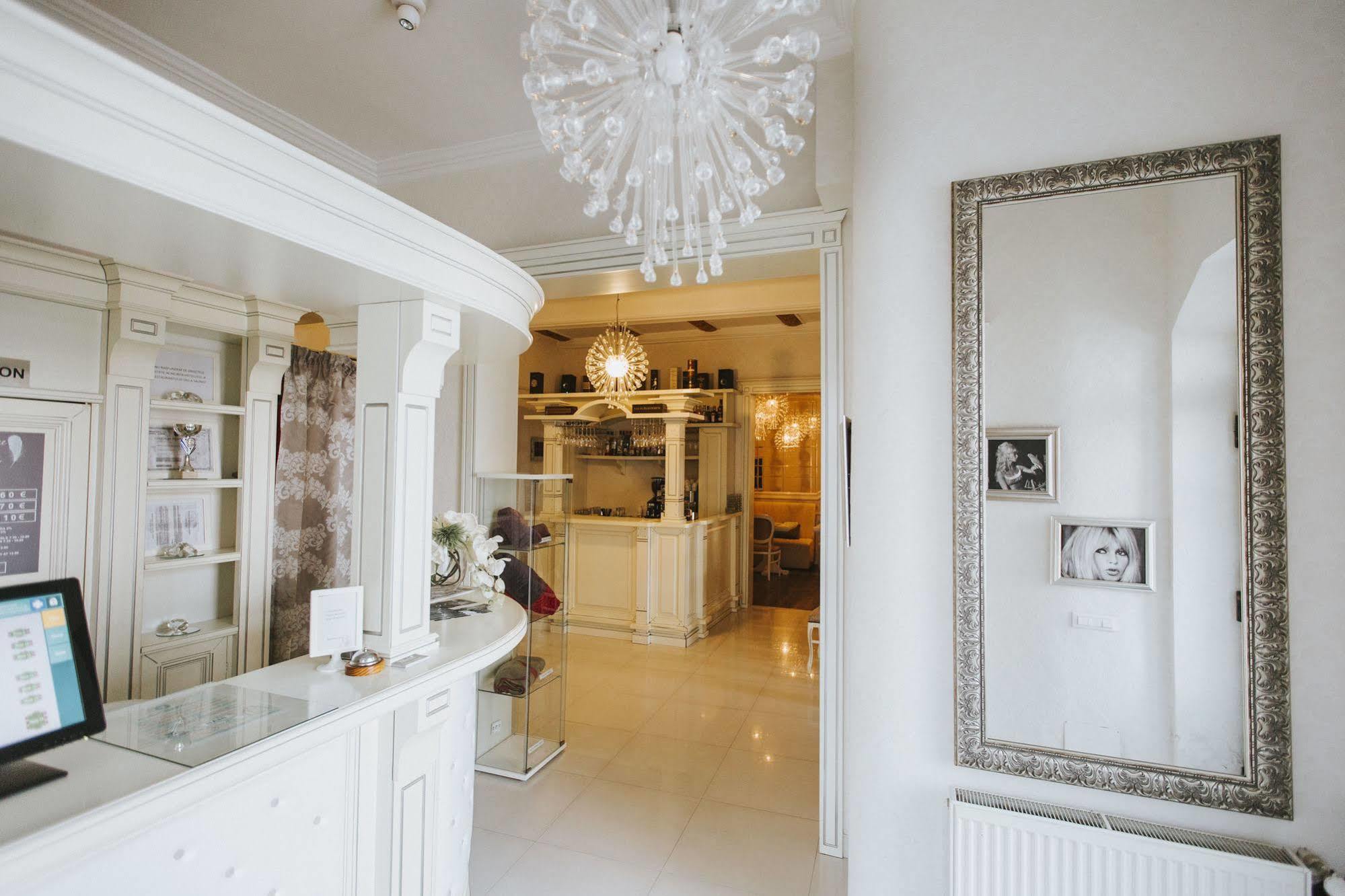 Vila Cornelia Bucharest Luaran gambar